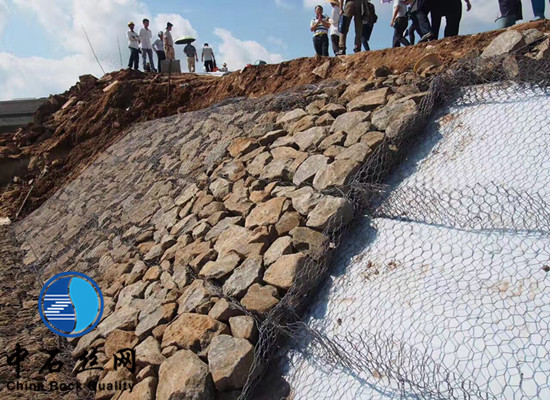 石籠網(wǎng)護坡
